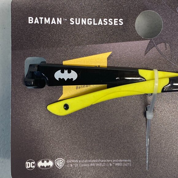 Batman DC Dark Knights Bat Signal Boys Kids 100% UV Shatter Resistant Sunglasses - Picture 5 of 5